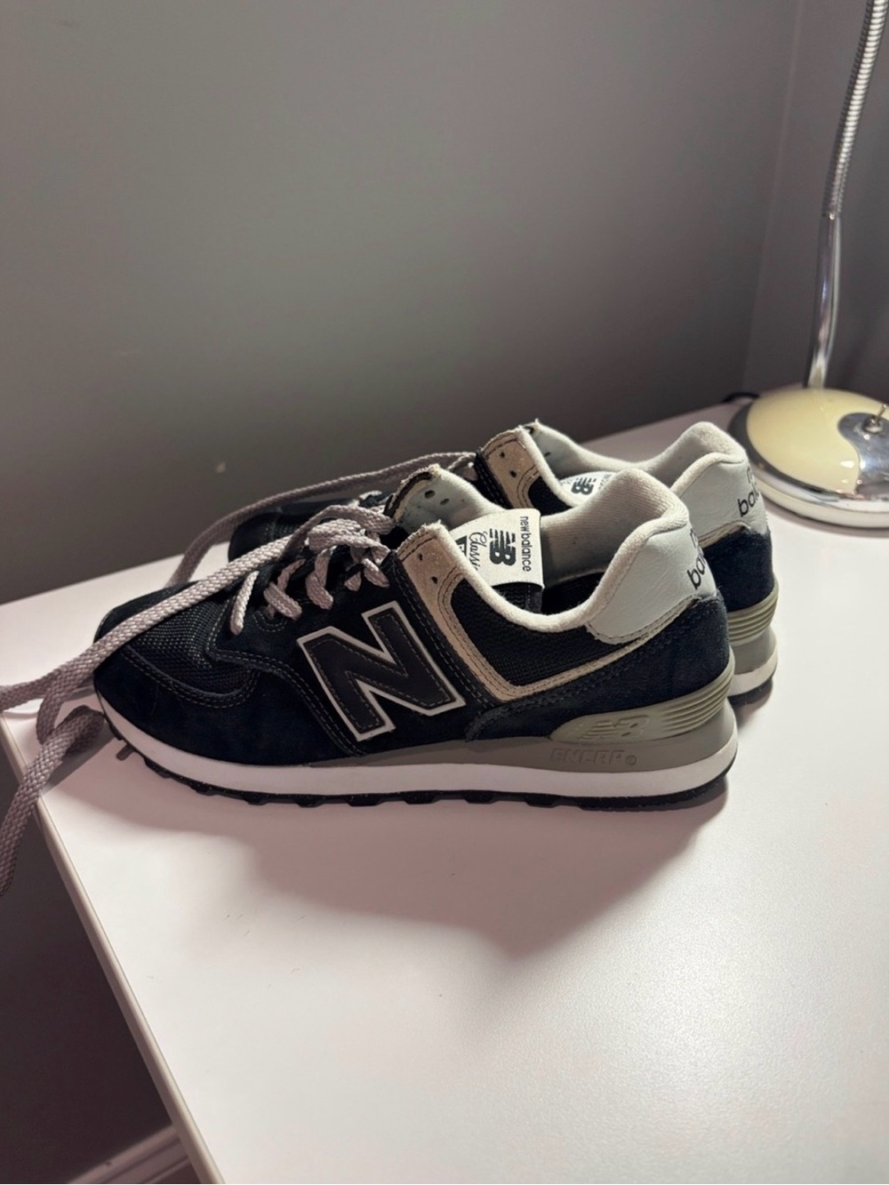 New Balance 574 Core Classic Black Women’s Size 7 - Picture 4 of 9